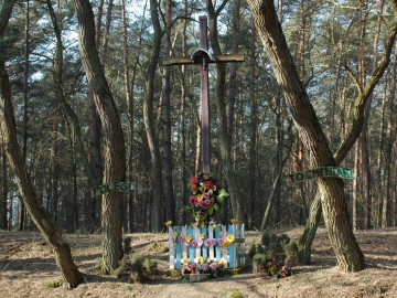 Krzyż upamiętniający miejsce spoczynku żołnierzy rosyjskich, 