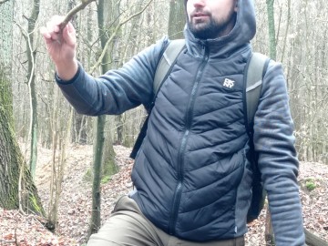 Wiosenny spacer mykologiczny po Lesie Łagiewnickim - trzęsak pomarańczowożółty pasożytujący na skórniku szorstkim, 